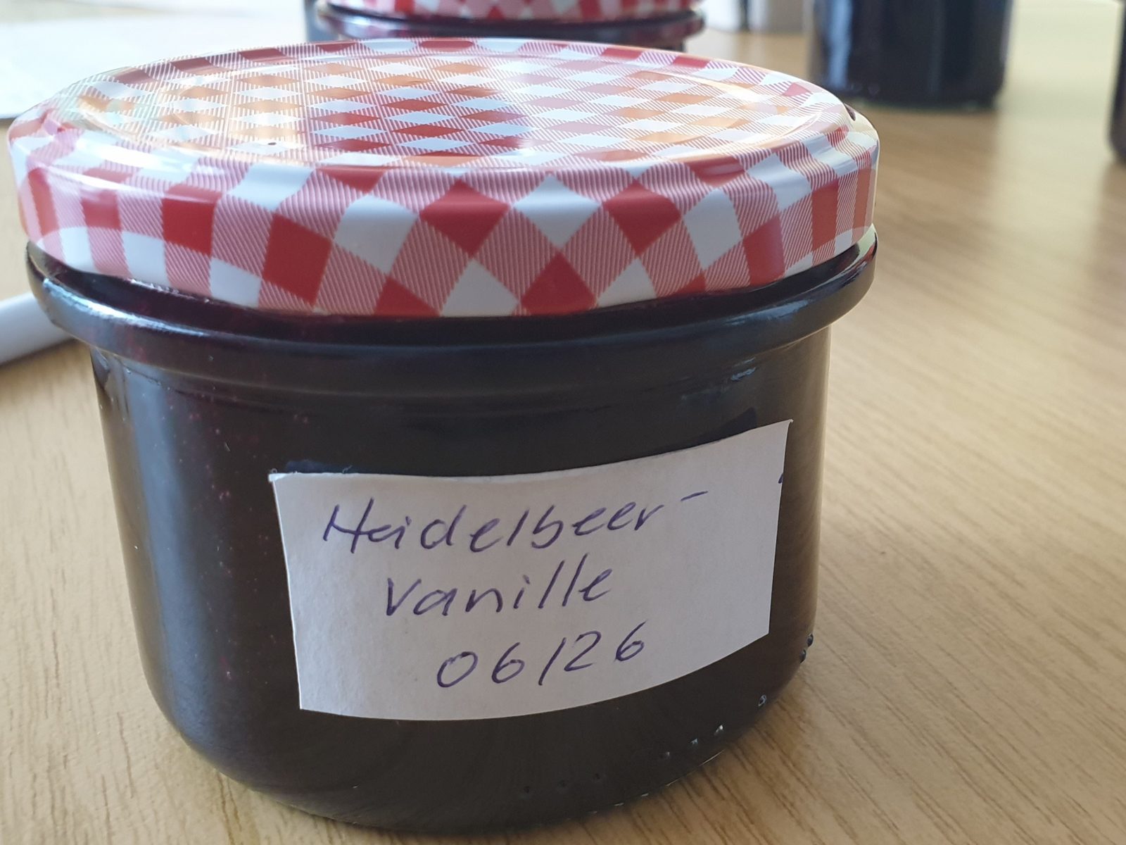 Glas Heidelbeer-Vanille-Marmelade